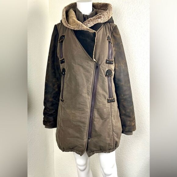 Axel's Vail Colorado Parka  With Leather and Real Fur - Picture 3 of 16